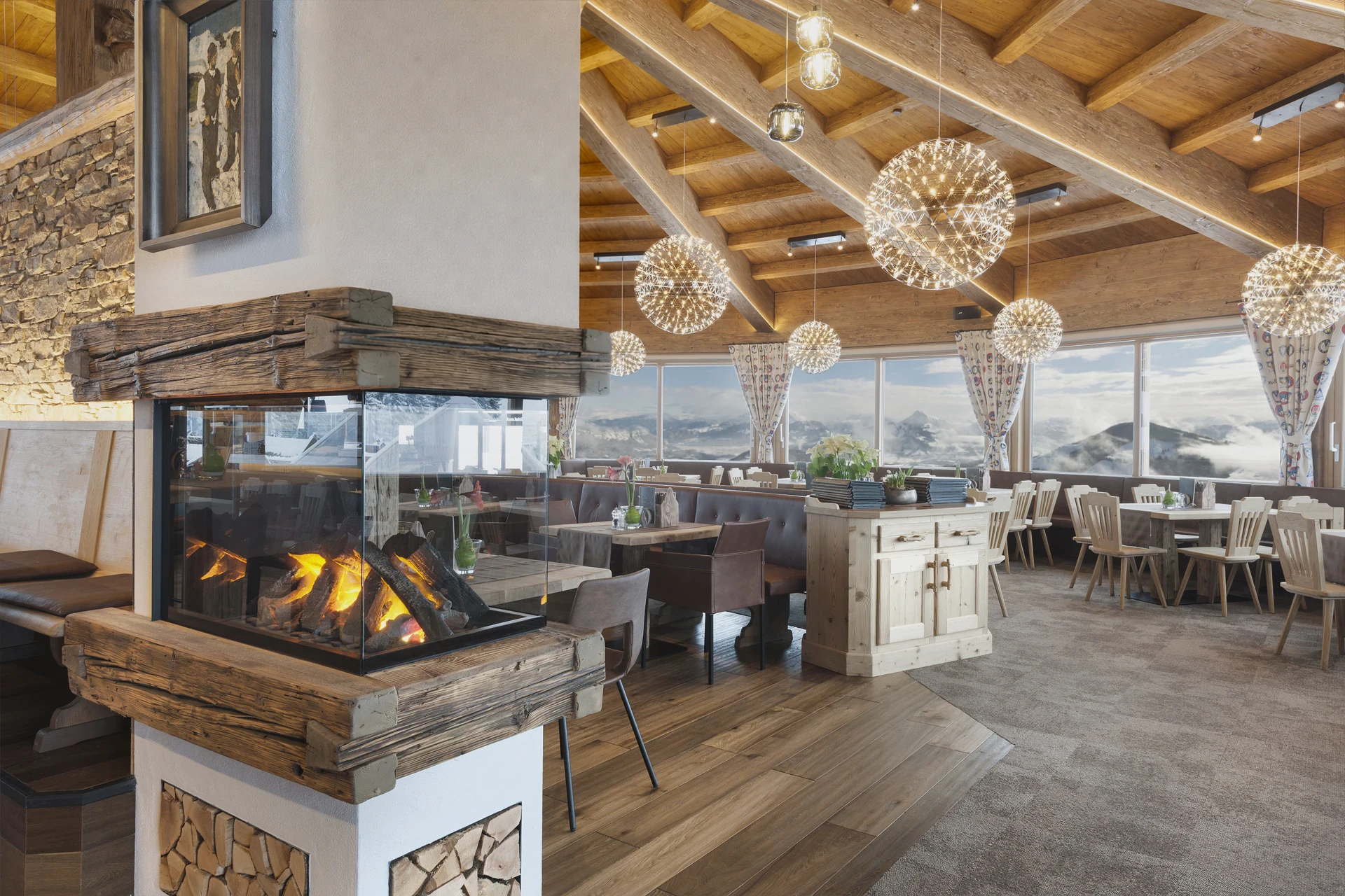 Kaiserlounge mit Blick auf den Wilden Kaiser
